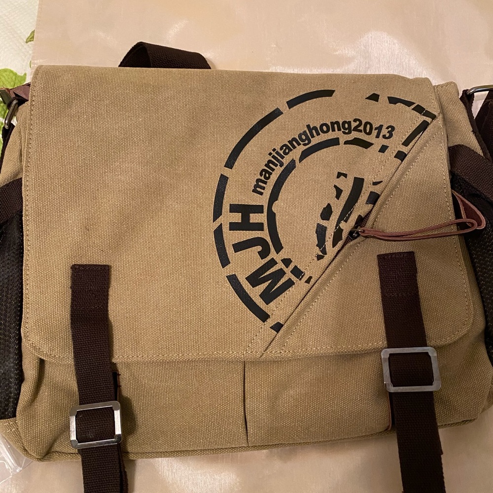 NWT Ecokaki messenger bag